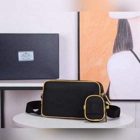 Мужская сумка через плечо PRADA, модель 2VH074 Изготовлена из имп