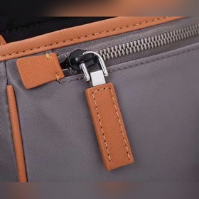 Мужская сумка через плечо PRADA, модель 2VH074 Изготовлена из имп