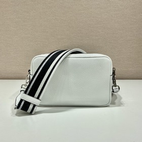 PRADA Двухполосная сумка через плечо, модель 1BD082 Эта сумка с д