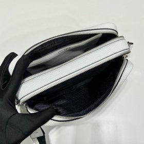 PRADA Двухполосная сумка через плечо, модель 1BD082 Эта сумка с д