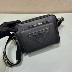 Мужская сумка через плечо PRADA с вышитым ремешком, модель 2VH152