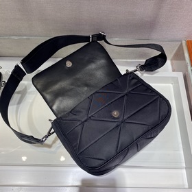 PRADA Трехфункциональная сумка через плечо, модель 1BD292 Эта сум