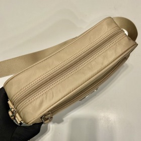 Новая сумка через плечо PRADA 1BC167 Эта прямоугольная сумка чере