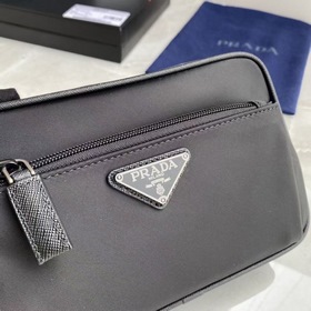 PRADA Квадратный поясной мешок, артикул： 2VL977 Эта сумка изгото