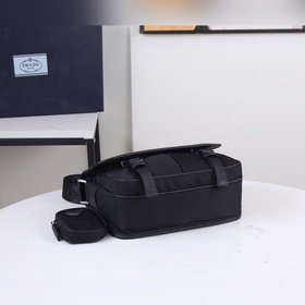 PRADA сумка-почтальон из парашютной ткани, модель 2VD7699 Эта сум