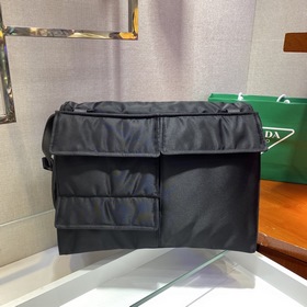 PRADA Почтовая сумка Модель 1BC208 Две сумки в одной, можно носит