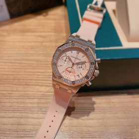Серия AP Royal Oak практически у каждой женщины! Корпус из нержав