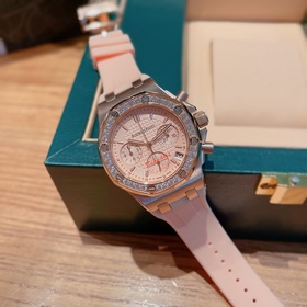 Серия AP Royal Oak практически у каждой женщины! Корпус из нержав