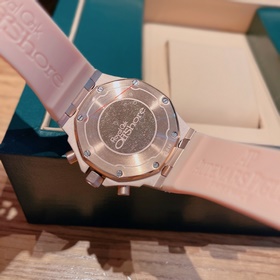 Серия AP Royal Oak практически у каждой женщины! Корпус из нержав