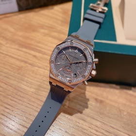 Серия AP Royal Oak практически у каждой женщины! Корпус из нержав