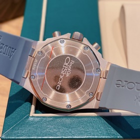 Серия AP Royal Oak практически у каждой женщины! Корпус из нержав