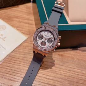 Серия AP Royal Oak практически у каждой женщины! Корпус из нержав