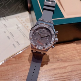 Серия AP Royal Oak практически у каждой женщины! Корпус из нержав