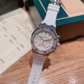 Серия AP Royal Oak практически у каждой женщины! Корпус из нержав
