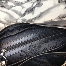 Мужская сумка через плечо Armani из импортной кожи быка с растите