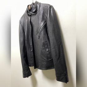 ARMANI &nbsp;Мотоциклетная кожаная куртка Изготовлена из туре