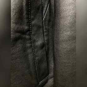 ARMANI &nbsp;Мотоциклетная кожаная куртка Изготовлена из туре