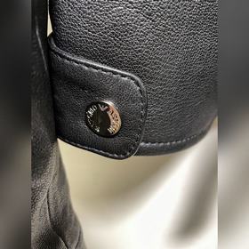 ARMANI &nbsp;Мотоциклетная кожаная куртка Изготовлена из туре