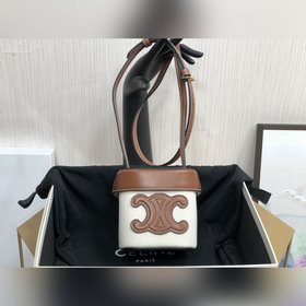 Новая сумка CELINE из серии BOXTRIOMPHE Новые цвета и разнообразн