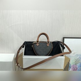 CELINE Новогодняя капсульная коллекция сумок в форме сердца ] Со