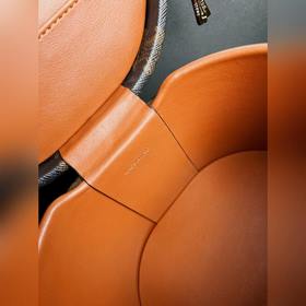Новинка CELINE | Ретро-косметичка Vanity case в форме овальной су