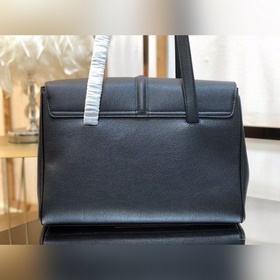 CELINE Soft 16 Мягкая сумка среднего размера из зернистой кожи Ра