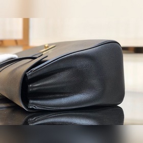 CELINE Soft 16 Мягкая сумка среднего размера из зернистой кожи Ра