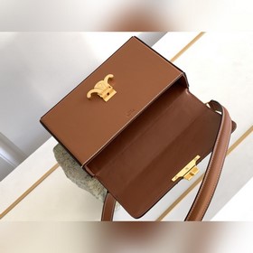 CELINE｜Новые модели осенне-зимней коллекции Новая сумка-коробка B