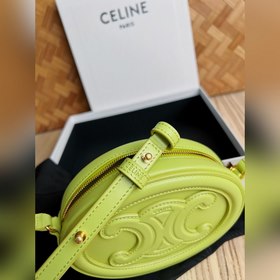 CELINE 21 осень-зима, сумка «маленькая свинка» Какие интересные 