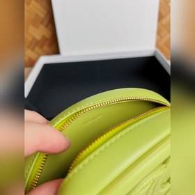 CELINE 21 осень-зима, сумка «маленькая свинка» Какие интересные 