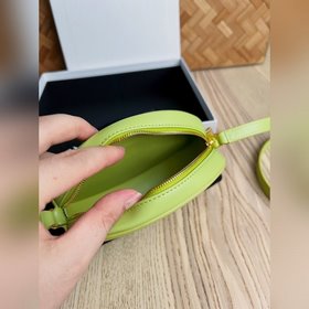 CELINE 21 осень-зима, сумка «маленькая свинка» Какие интересные 