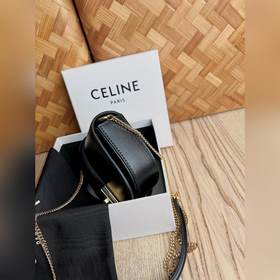Новая сумка CELINE седлом и округлыми контурами, чрезвычайно изящ