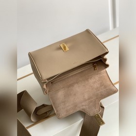CELINE &nbsp;TEEN SOFT 16 Сумка из гладкой кожи Кожа, подклад