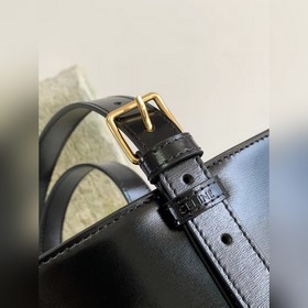 Новая сумка CELINE BUCKET TRIOMPHE из кожи бычка В осенне-зимней 