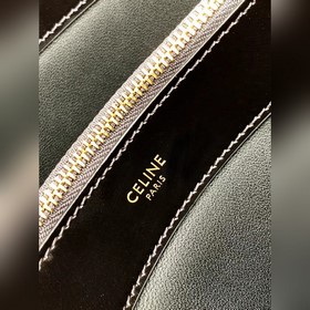 Новая сумка CELINE BUCKET TRIOMPHE из кожи бычка В осенне-зимней 