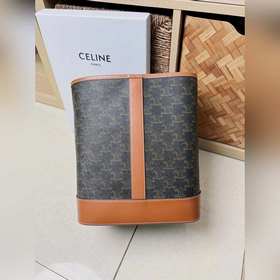 CELINE TRIOMPHE FOLCO Осенне-зимняя коллекция Серия классических