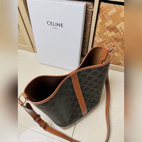 CELINE TRIOMPHE FOLCO Осенне-зимняя коллекция Серия классических
