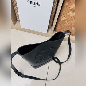 Новая весенняя и летняя модель CUIR от CELINE С объемным логотипо