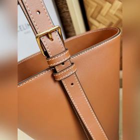 CELINE Осенне-зимняя коллекция сумок DansParis Effortless chio –