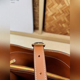 CELINE Осенне-зимняя коллекция сумок DansParis Effortless chio –