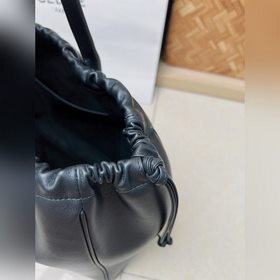 CELINE &nbsp;Новая коллекция ранней осени CABAS TRIOMPHE сумк