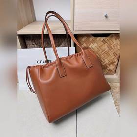 Новая коллекция CELINE： раннеосенняя сумка CABAS TRIOMPHE с завяз