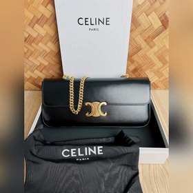 CELINE &nbsp; Длинная цепочка под мышкой Не могу не отметить