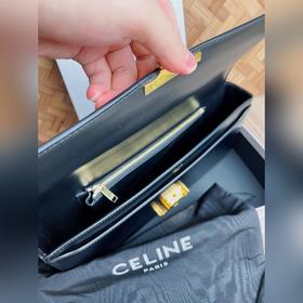 CELINE &nbsp; Длинная цепочка под мышкой Не могу не отметить