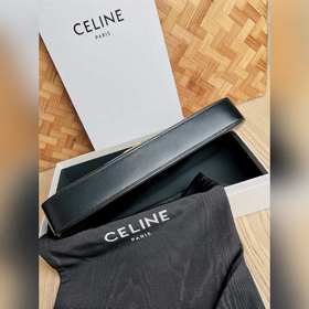 CELINE &nbsp; Длинная цепочка под мышкой Не могу не отметить