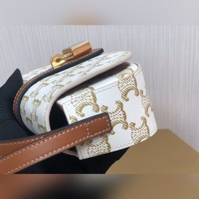CELINE | Осень-зима 2021 — Новейшая мини-сумочка Tabou Clutch on 