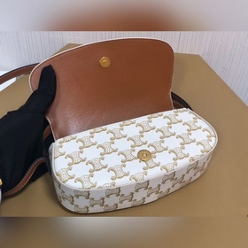 CELINE | Осень-зима 2021 — Новейшая мини-сумочка Tabou Clutch on 