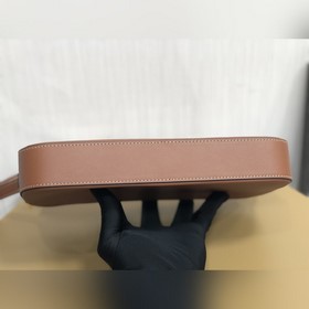 CELINE &nbsp; Сумка под мышку Triomphe  Новая сумка под мышк