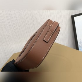 CELINE &nbsp; Сумка под мышку Triomphe  Новая сумка под мышк