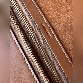 Средняя сумка CELINE из гладкой телячьей кожи. Размер： . Простой 